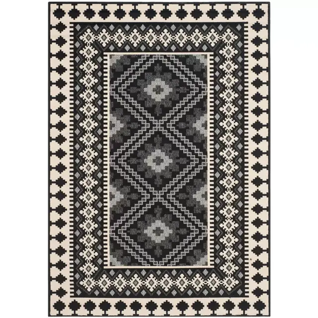 Safavieh Veranda Ronin 5'3 x 7'7 Indoor/Outdoor Area Rug in Black