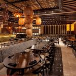 18 Restaurants and 13 bars on site!