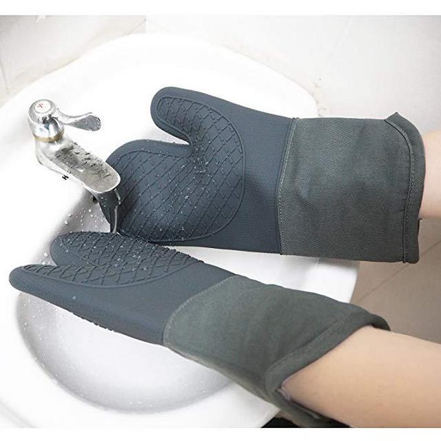 Heat Resistant Kitchen Oven Mitts 500 Degrees With Non-Slip Silicone Printed Set of 2 Oven Gloves for BBQ Cooking set Baking Grilling Barbecue Microwave Machine Washable Women and Man (Grey, Full)