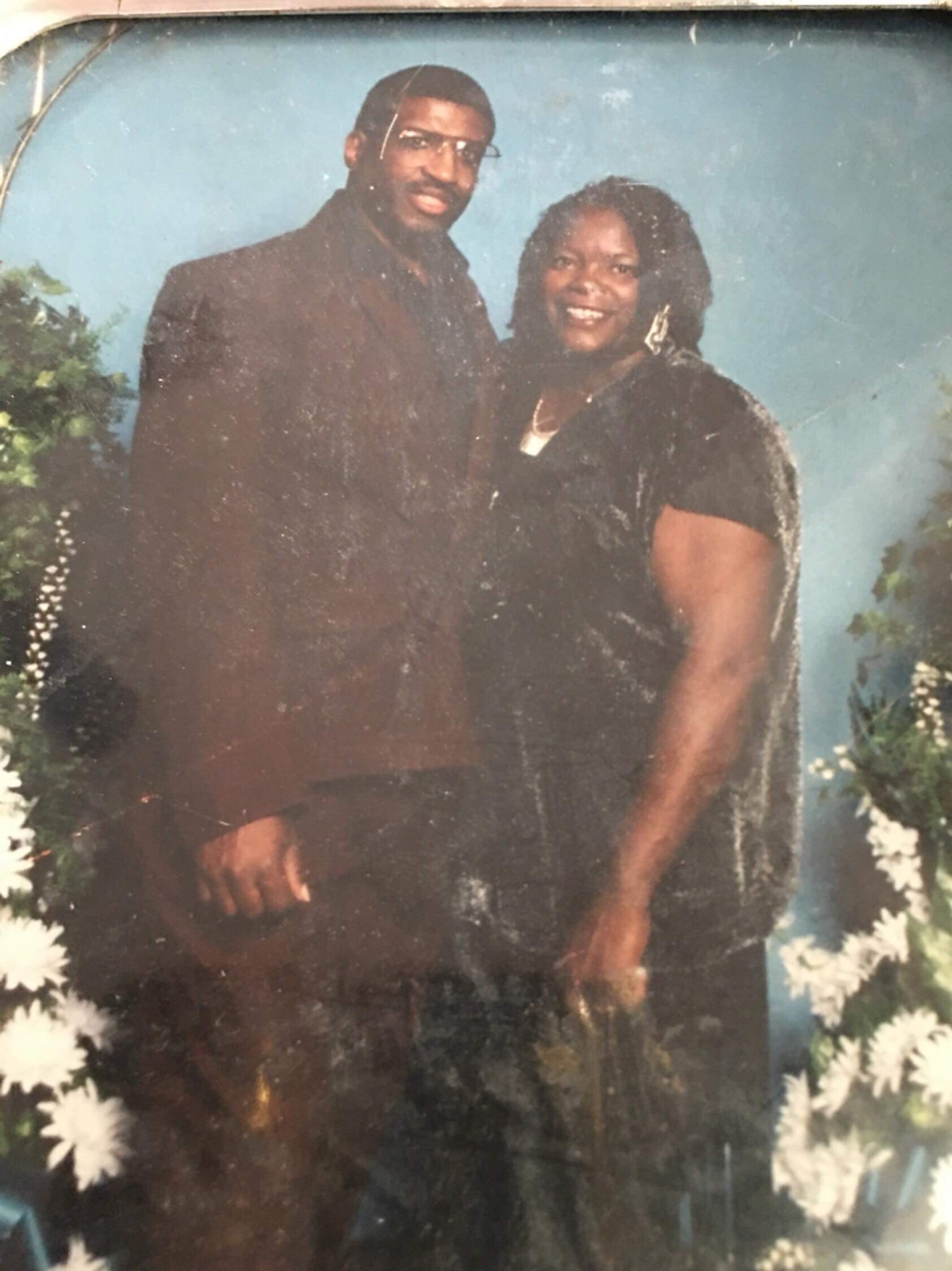 The Wedding Website of Miz Moe and Eric Moore Sr.
