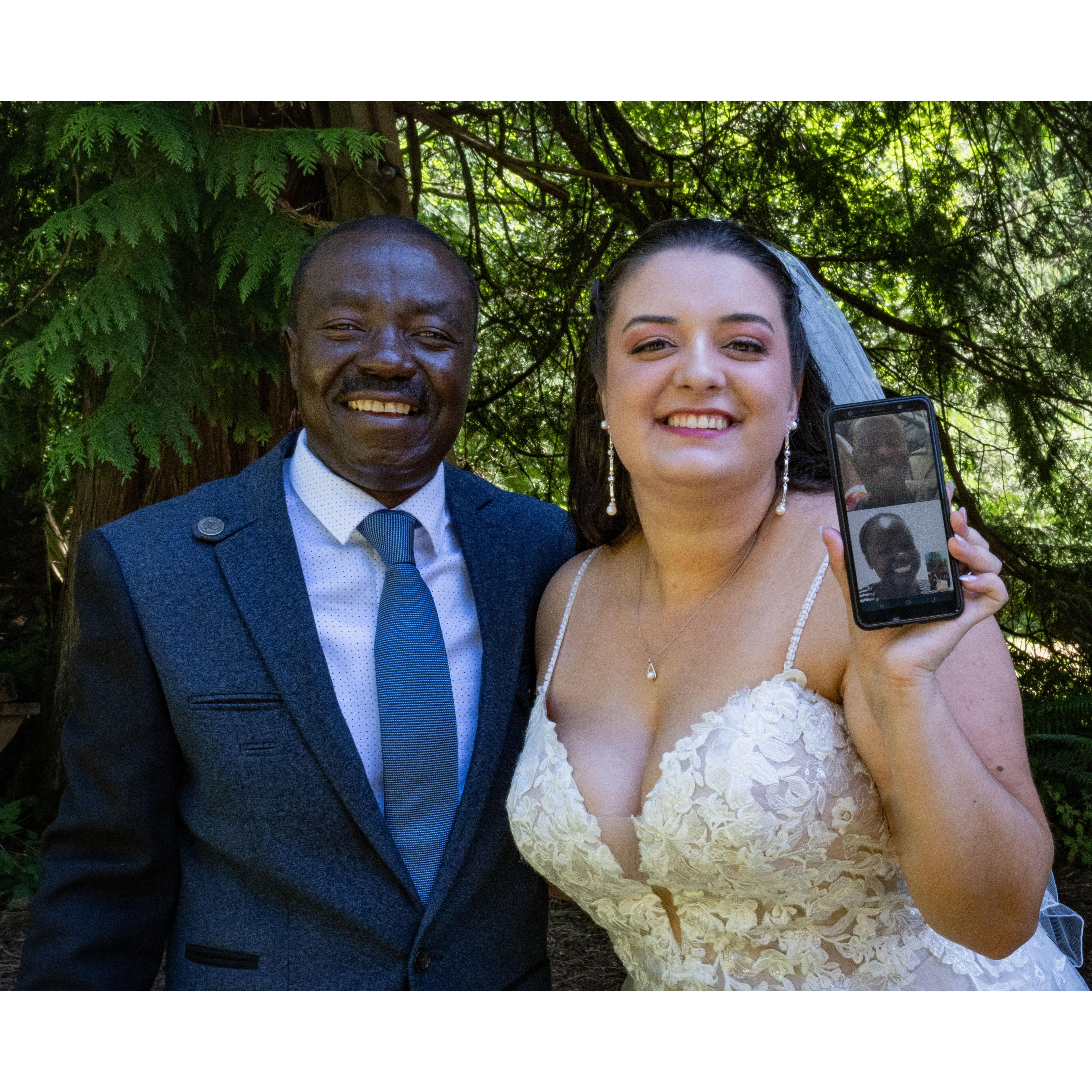 While we missed Derick's siblings Doreen and Dalton, we got to facetime them throughout the day! They gave wonderful video toasts as well :)