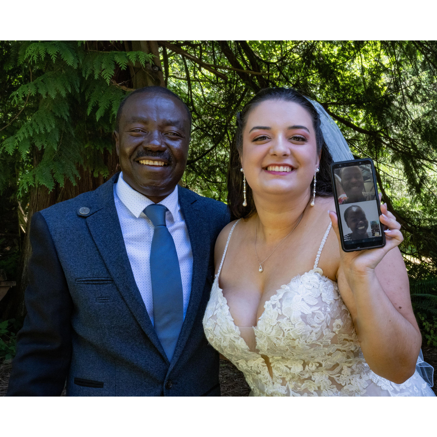 While we missed Derick's siblings Doreen and Dalton, we got to facetime them throughout the day! They gave wonderful video toasts as well :)