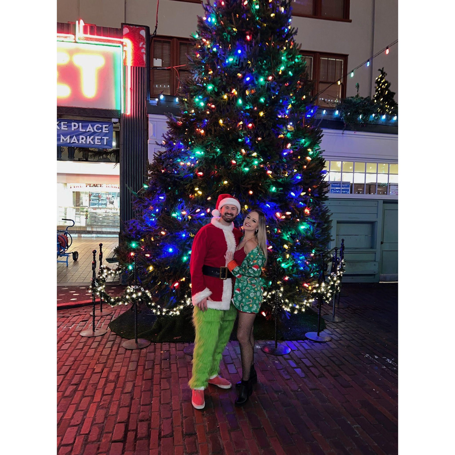 Seattle SantaCon (a large Santa themed bar crawl).