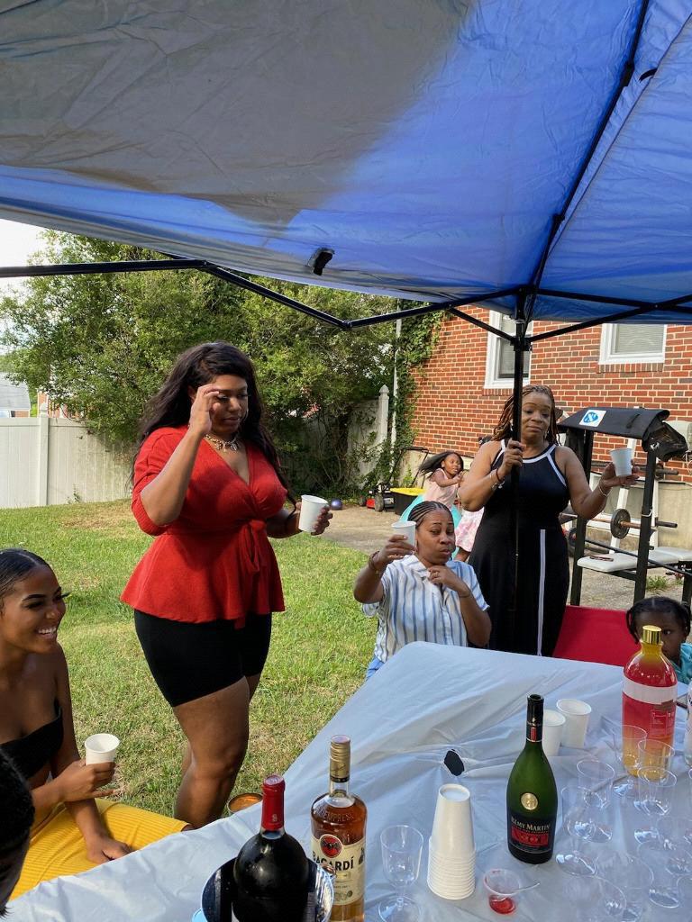 Let's have a toast to the beautiful bride🥰😍