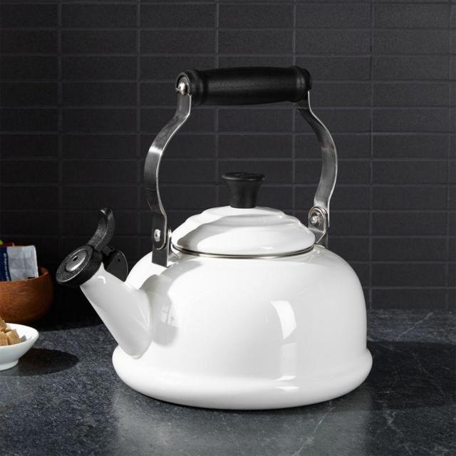 Le Creuset ® Classic White Kettle