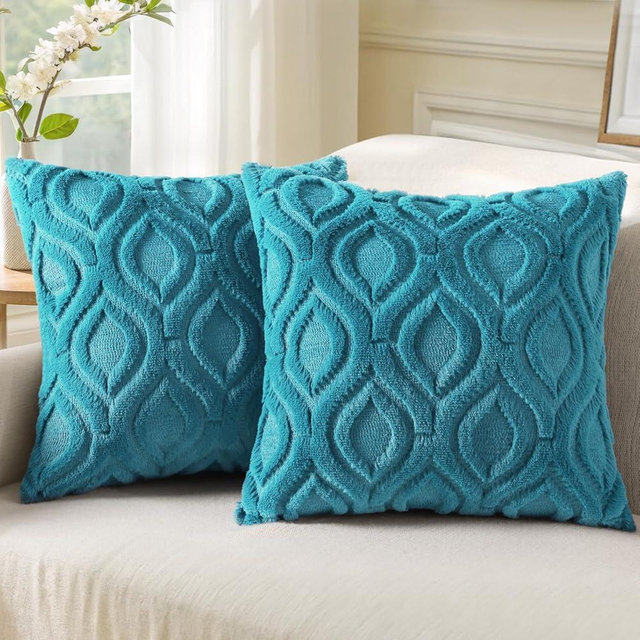 decorUhome Throw Pillow Covers 18x18 Inch Set of 2, Soft Plush Faux Wool Teal Couch Pillow Covers, Spring Solid Dyed Accent Pillow Cases for Sofa Bed Living Room Home Decor