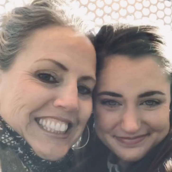 hi mom