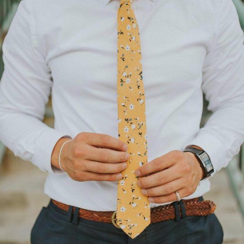 A fun, printed yellow tie for a pop of color