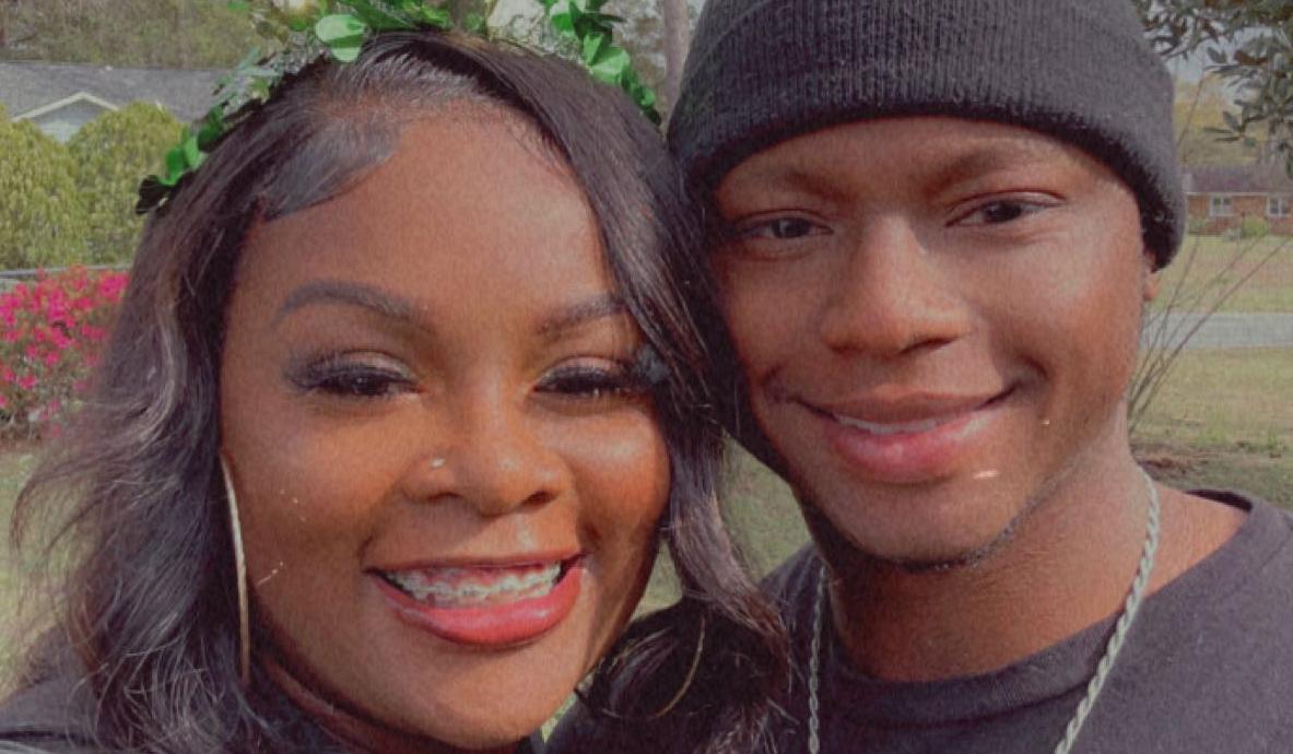 The Wedding Website of Alexis Walker and Deont’a Favor