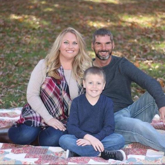 Nearly one year after we started dating, and Sean and I got to be a part of Scotts Family photos.