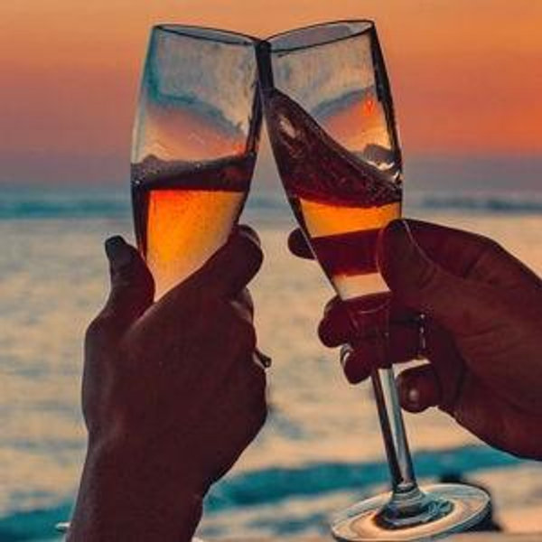 Cheers to the newlyweds 🎉 (Honeymoon Dinner & Drinks - Day 6)
