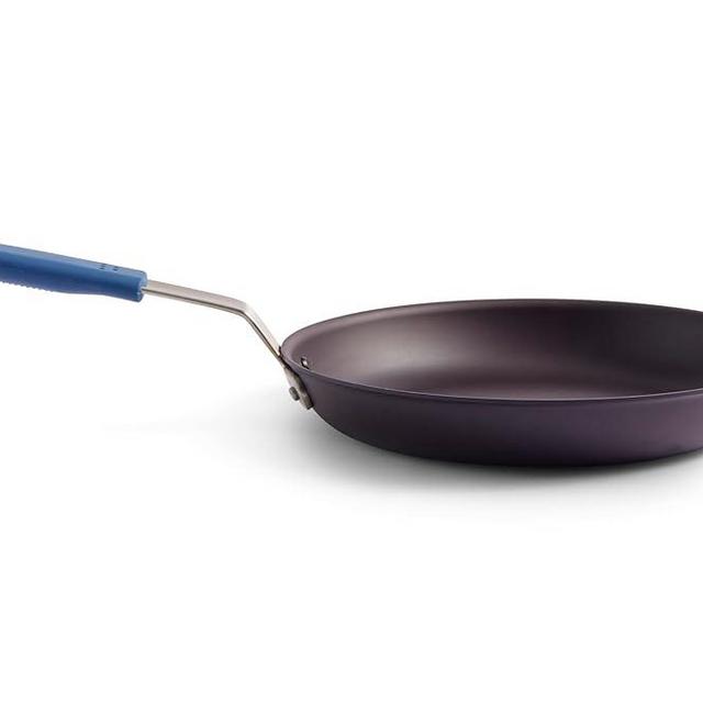 Misen 10 Inch Pre-Seasoned Carbon Steel Fry Pan – Lightweight, Naturally Nonstick Skillet for Versatile Cooking – Oven Safe to 500°F – Ideal for Searing, Sautéing, and Frying – Durable, Easy to Clean
