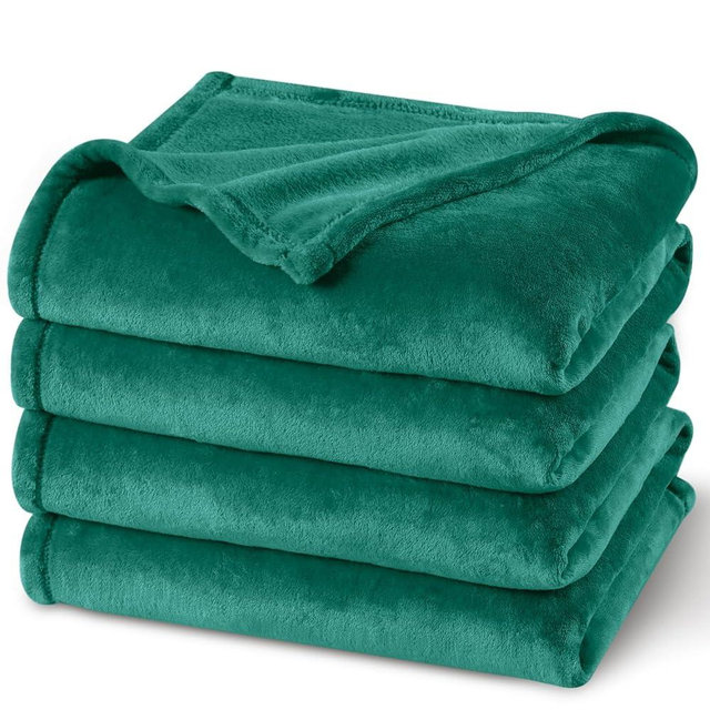 PHF Ultra Soft Fleece Blanket King Size, No Shed No Pilling Luxury Plush Cozy 300GSM Lightweight Blanket for Bed, Couch, Chair, Sofa Suitable for All Season, 108" x 90", Teal Green