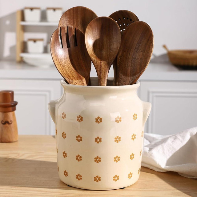 ATLZBLTCI Ceramic Farmhouse Kitchen Utensil Holder for Countertop, Rustic Cooking Utensil Holder Crock Fit for Kitchen Counter. Daisy Pattern 5.3 x 5.3 x 6.8 IN