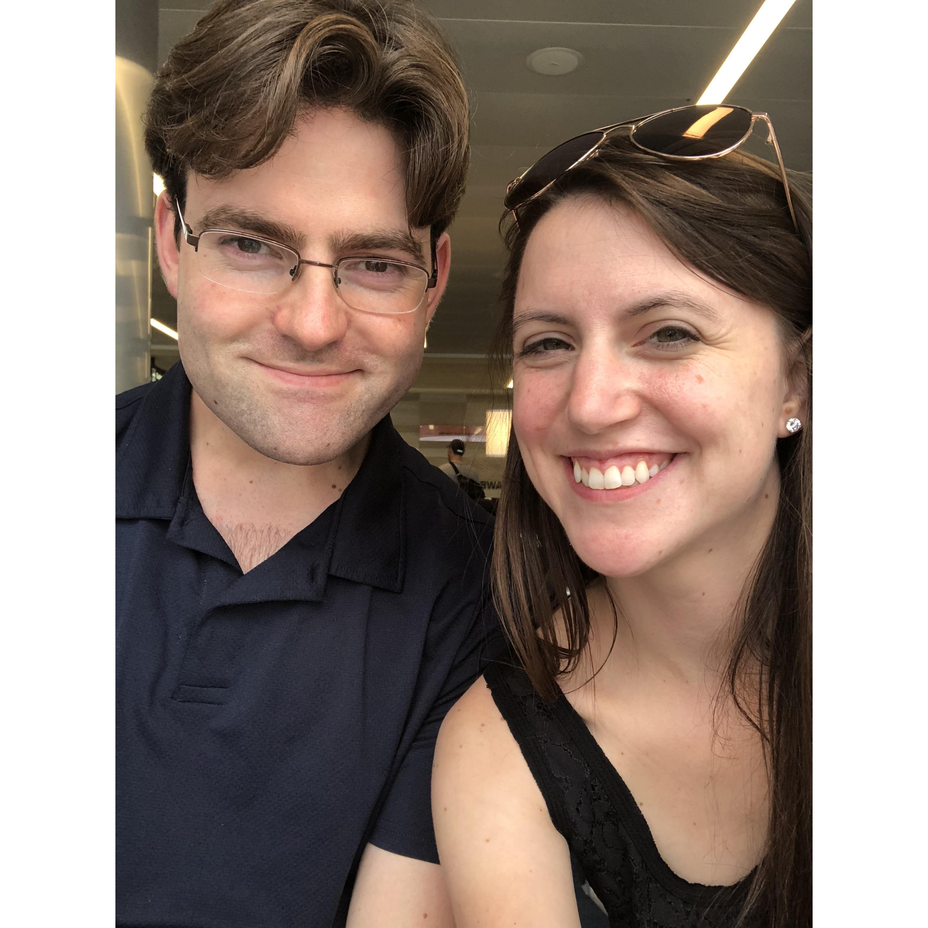 More airport-traveling selfies