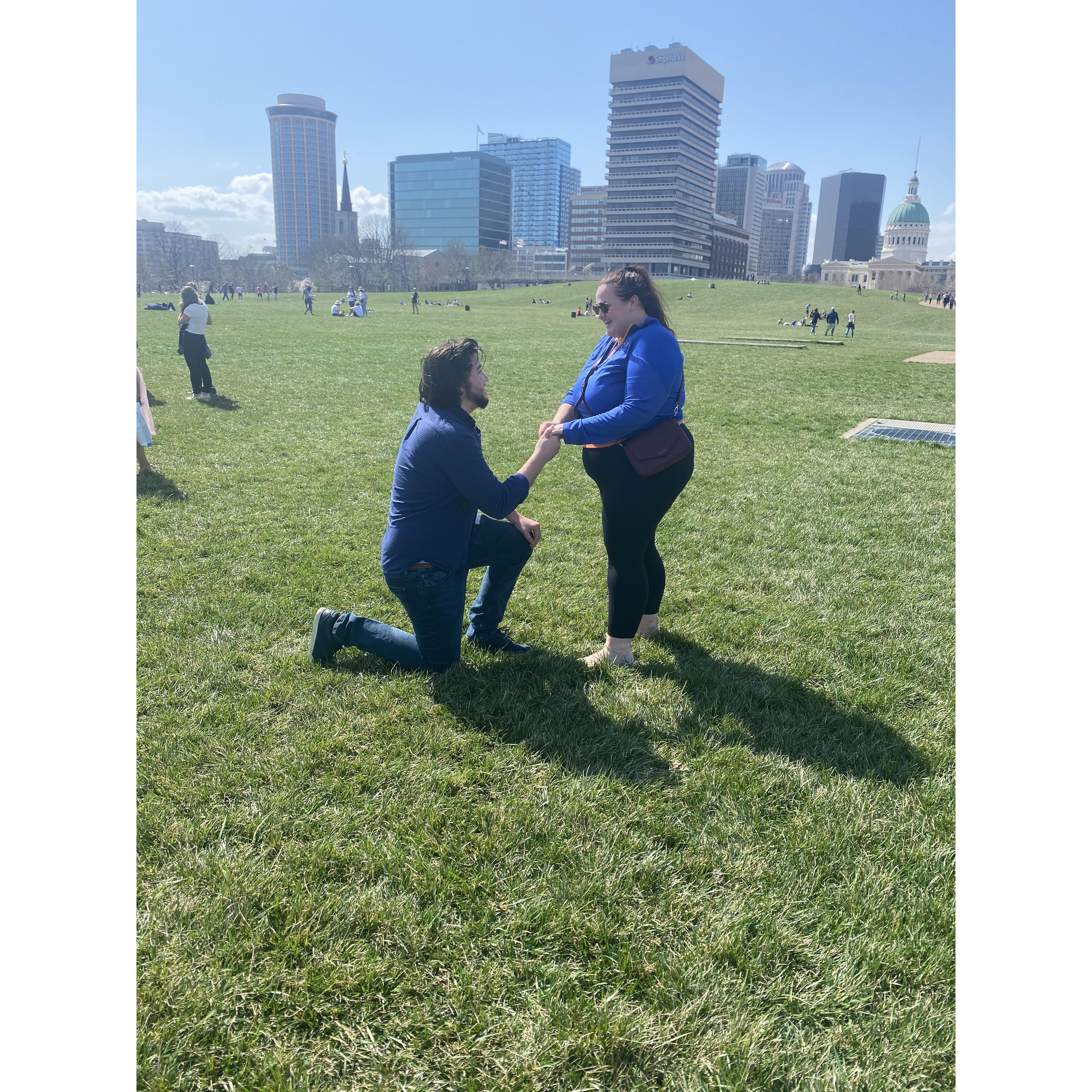 Popping the question under the arch!