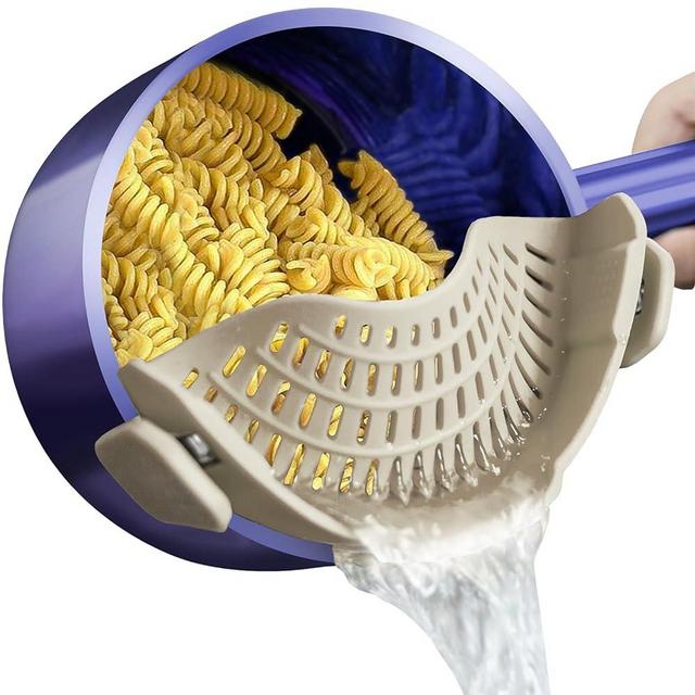 AUOON Clip On Strainer Silicone for All Pots and Pans, Pasta Strainer Clip on Food Strainer for Meat Vegetables Fruit Silicone Kitchen Colander (MilkShake)