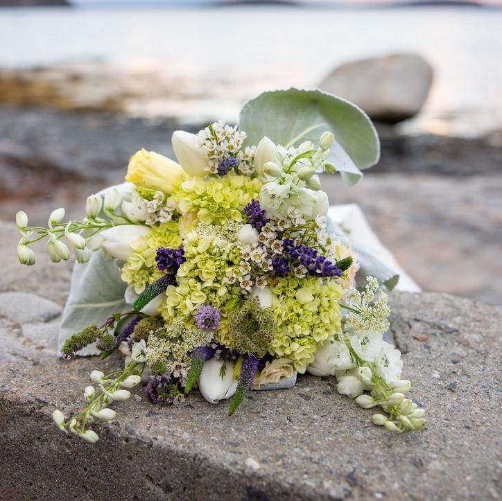 The bouquet Connor had when he asked Roxy to marry him!