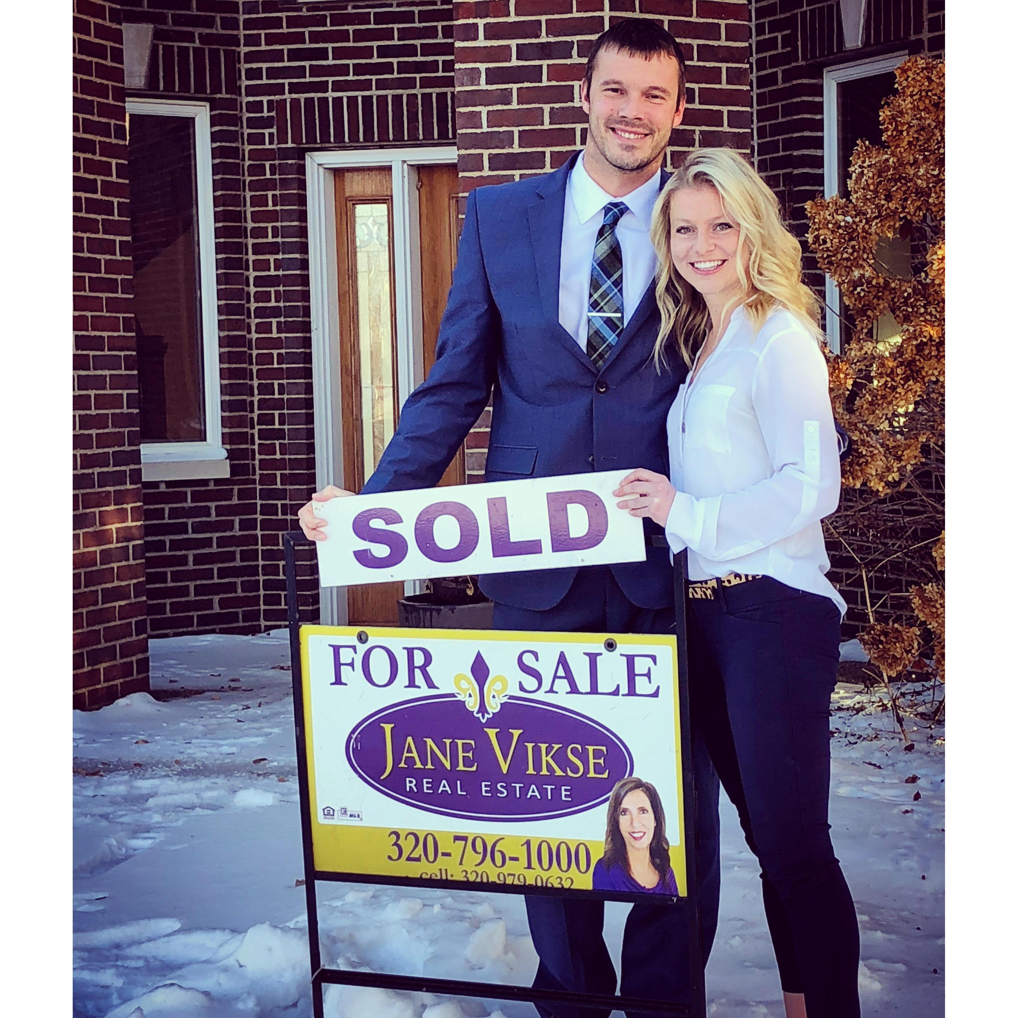 They decided to become real adults and buy a house together. Motel Maas-Schrader was up and running!