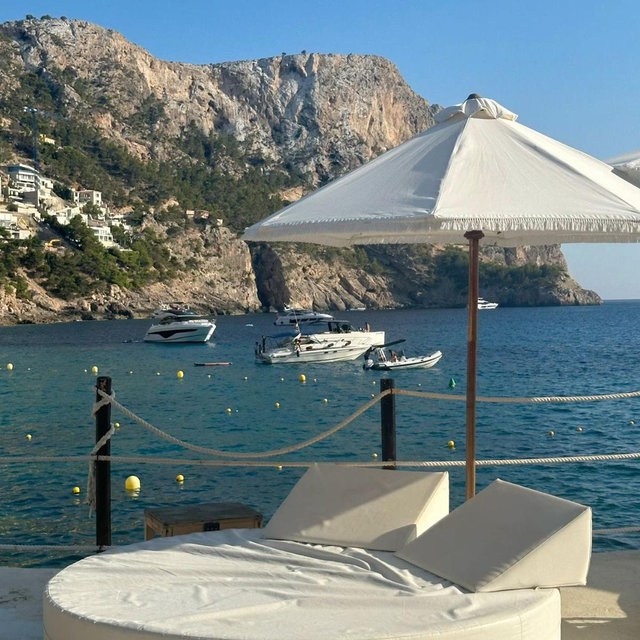 Beach Club & Lunch