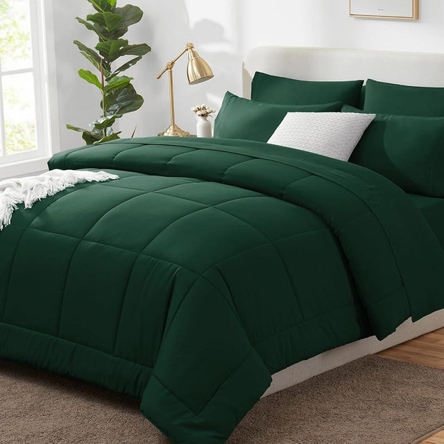 CozyLux Emerald Green King Size Comforter Set 7 Pieces Bed in a Bag Dark Green Comforters King Bedding Set with All Season Quilted Comforter, Flat Sheet, Fitted Sheet, Pillowcases