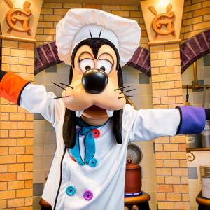 Goofy's Kitchen Breakfast Buffet- Disneyland