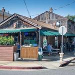 Davis' Pub
