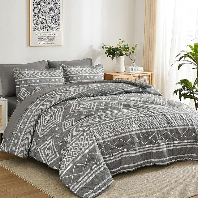 Yiran Boho Aztec Comforter Set Queen Size, Grey Comforter Bedding Set, 7 Piece Bed in a Bag, Soft Microfiber Bohemian Striped Complete Bedding Set with Sheets for All Season