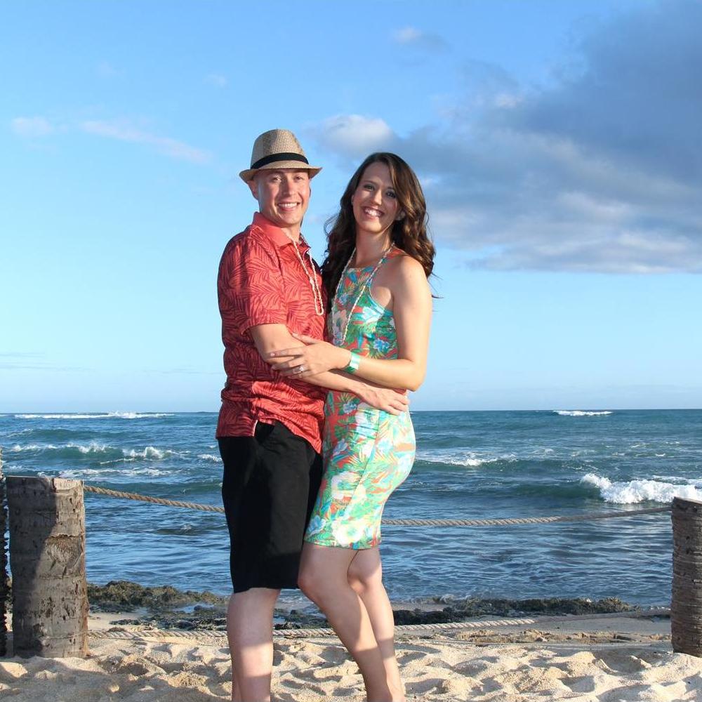 Dusty proposed to Chelsea on June 28th, 2016 at the top of Diamond Head State Monument in Honolulu, Hawaii. That night, Chelsea and Dusty celebrated with their family at Germaine's Luau.