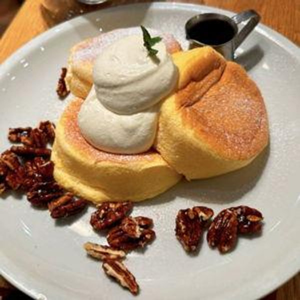 Souffle pancake brunch