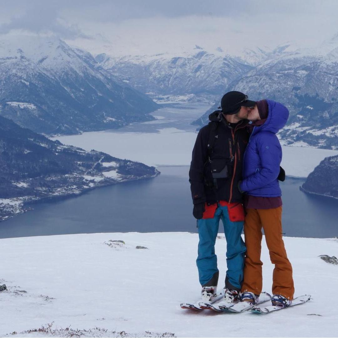 In 2018 we and a few close friends decided to head to the land of the fjords and do some skiing in Norway! It was a magical trip. We had skis on our feet every day of the trip.