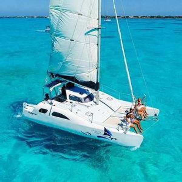 Catamaran Charter
