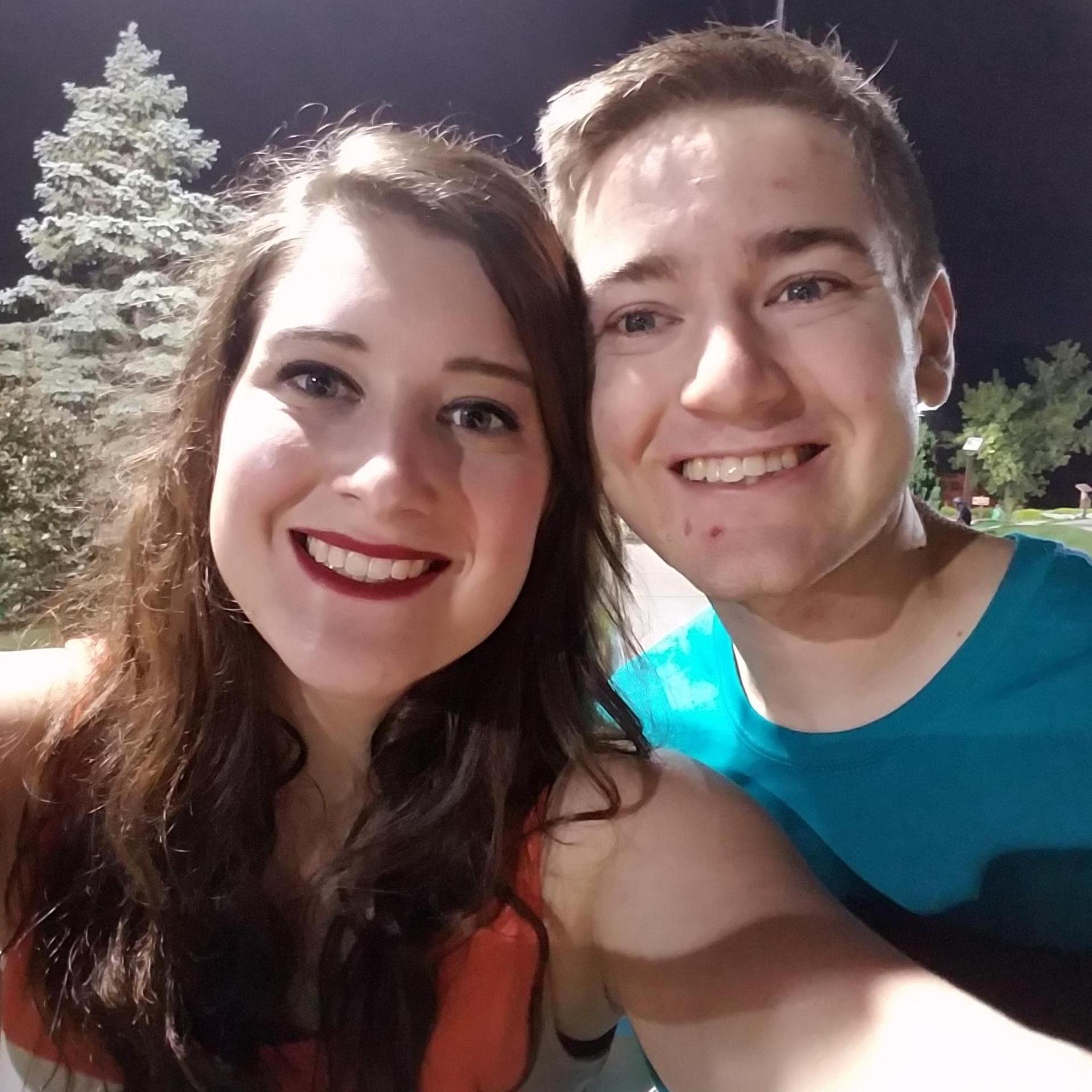 Mini golf date