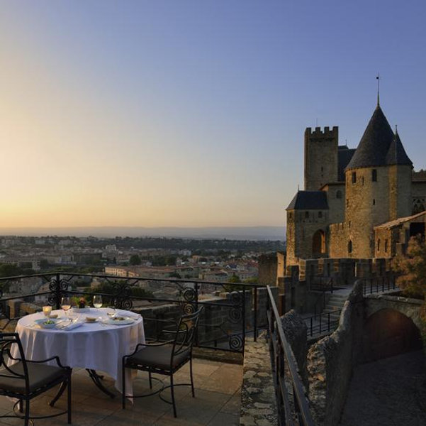 Hôtel de la Cité Carcassonne : Superior Room overlooking the gardens and ramparts