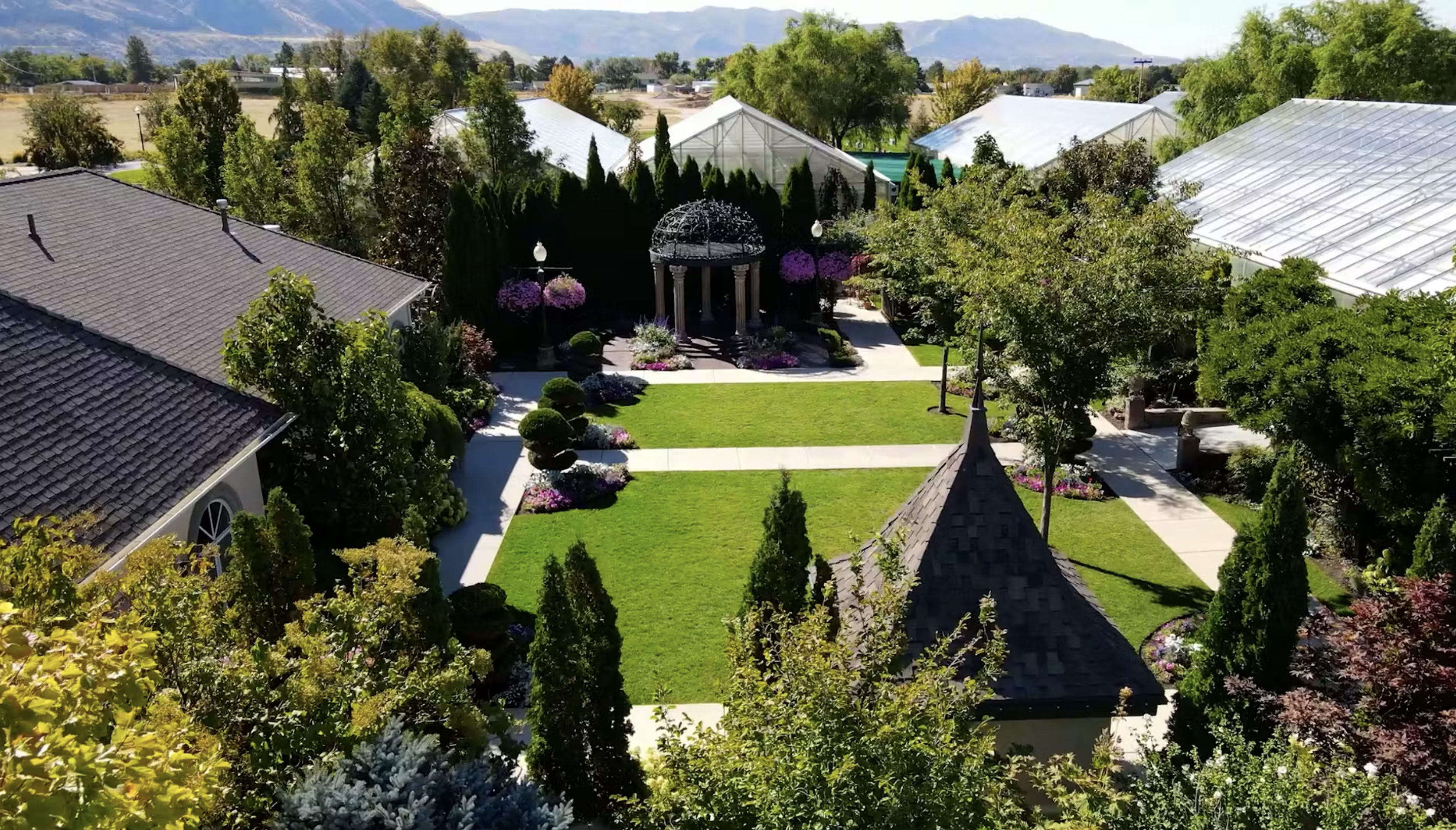 The Wedding Website of Kalli Georgellis and Bryan Thacker