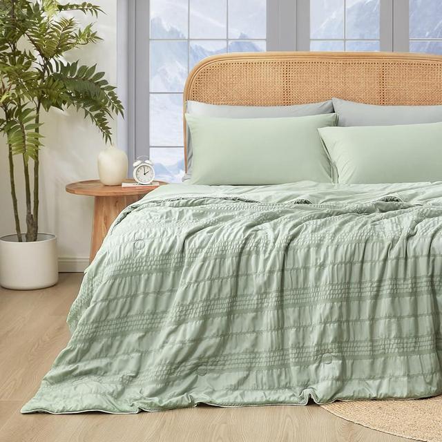 Cozy Bliss Seersucker Cooling Comforter Queen Size, Q-Max 0.4 Reversible Lightweight Cooling Blanket, Breathable Silk Smooth Summer Bedding Quilt for Hot Sleepers Night Sweats Sage Green