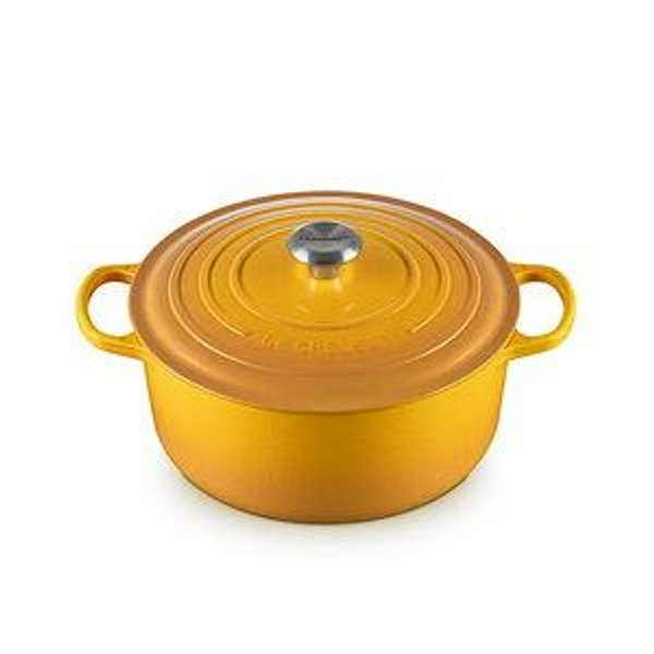 Signature Round Dutch Oven