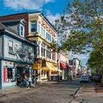 Walk down Thames Street