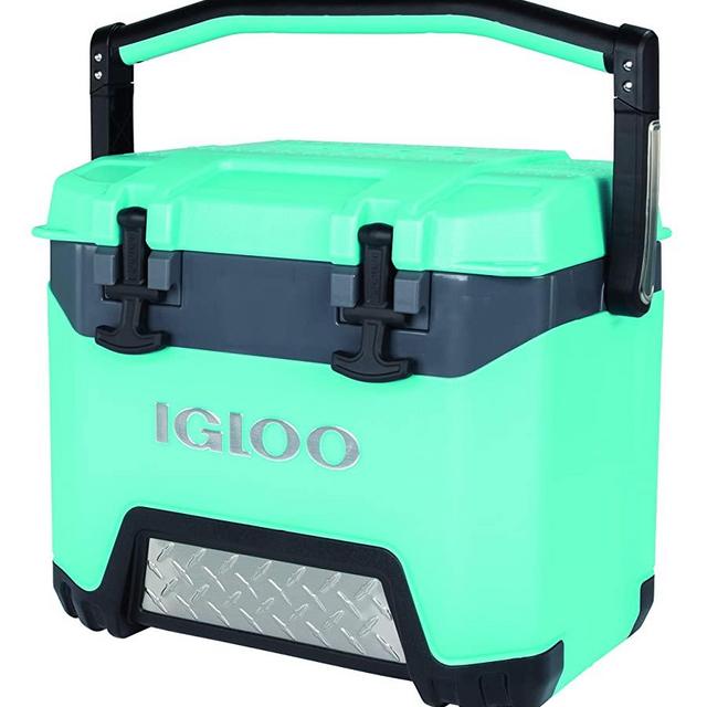 Igloo BMX Family with Cool Riser Technology, Fish Ruler, and Tie-Down Points