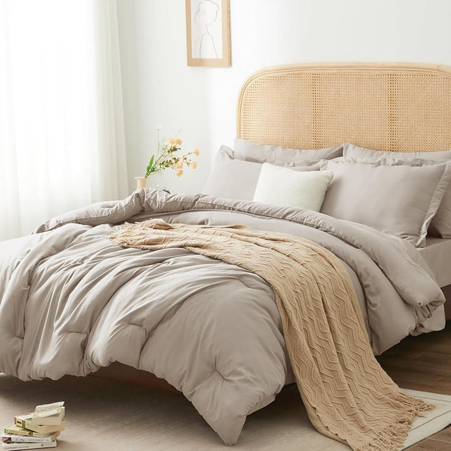 HIMEET Queen Comforter Set(88"x88"),All-Season Comfort Set 7-Piece Soft Luxury Bedding,Beige Bed in a Bag Gift for Christmas with Comforter, Sheets, Pillowcases & Shams,Cream