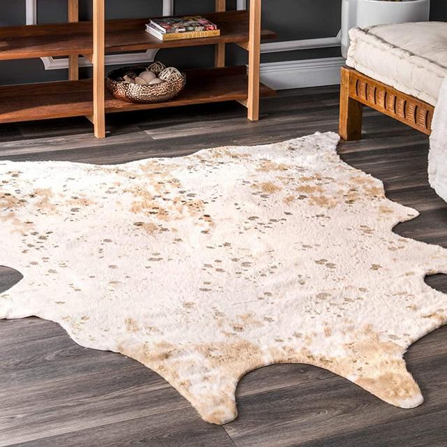 nuLOOM Iraida Faux Cowhide Shaped Rug, 5' 9" x 7' 7", Off-white