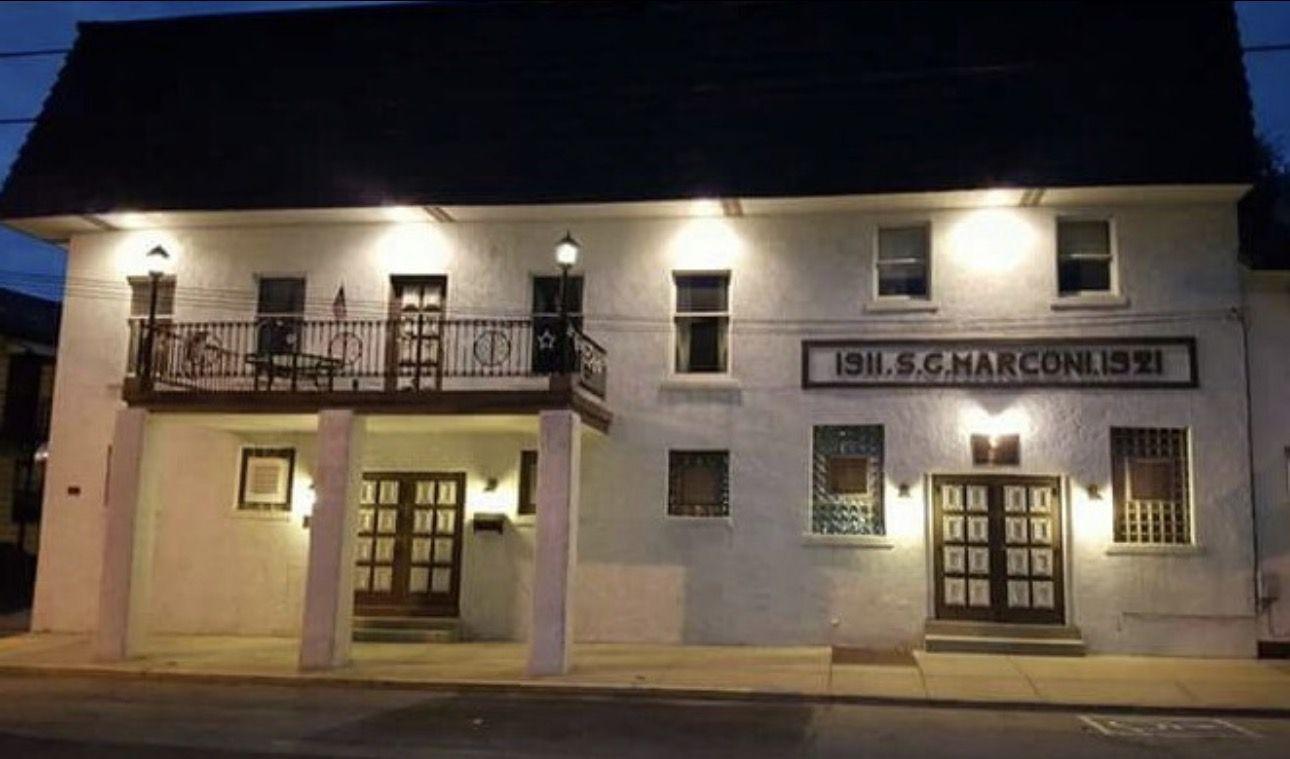 The Wedding Website of Gina DeLuca and Jason Laundre