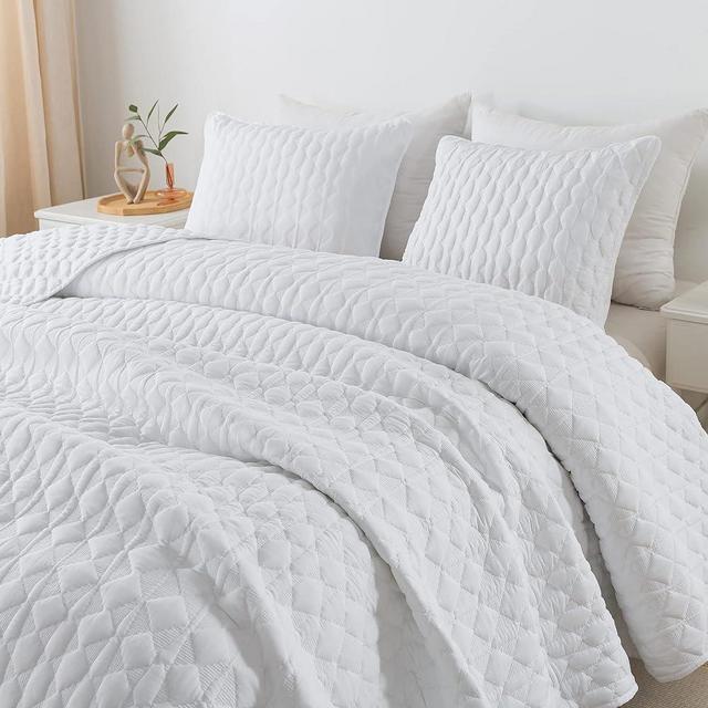 WDCOZY White Quilt King Size Bedding Sets with Pillow Shams, Lightweight Soft Bedspread Coverlet, Quilted Blanket Thin Comforter Bed Cover, All Season Spring Summer, 3 Pieces, 104x90 inches
