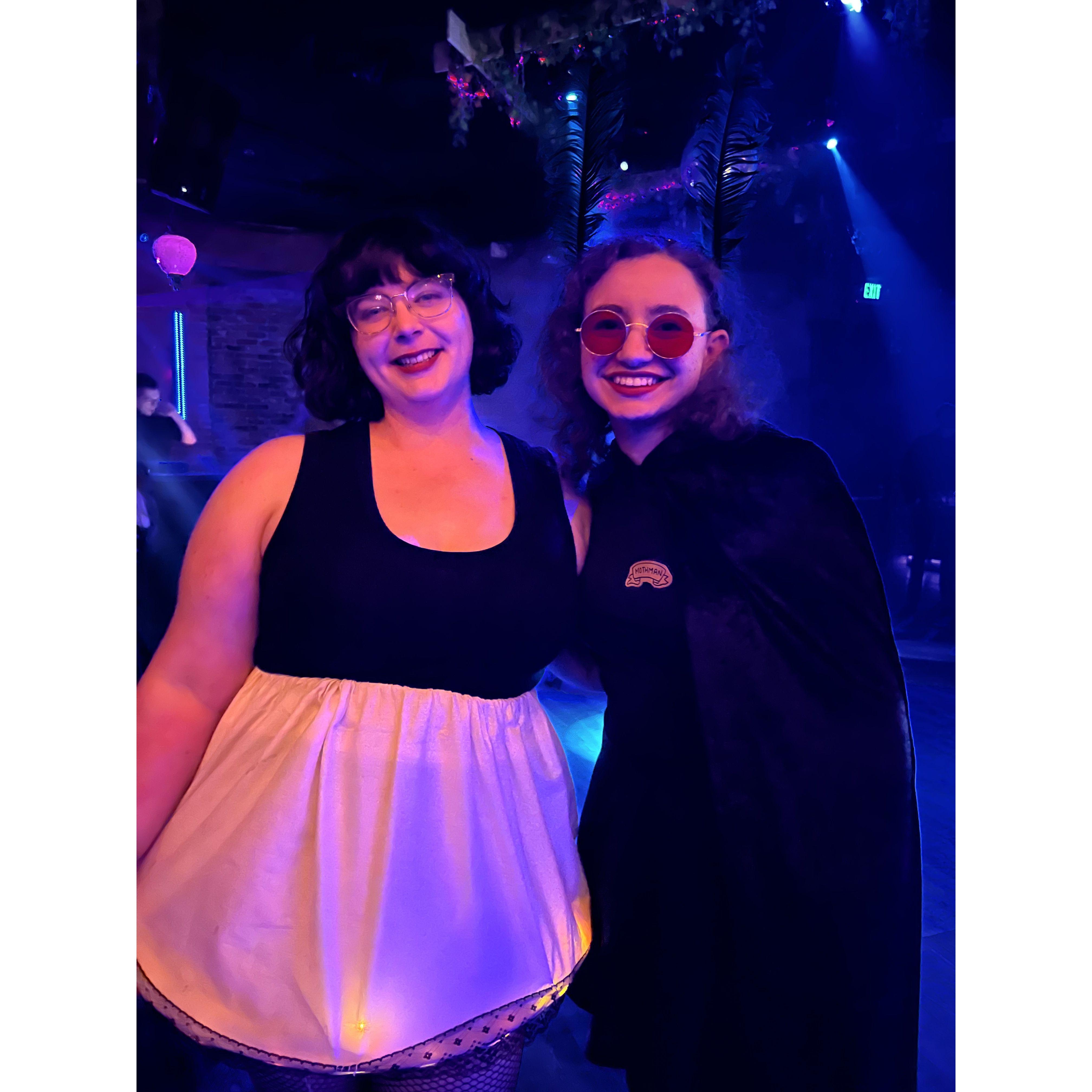 Mothman and her sexy lamp