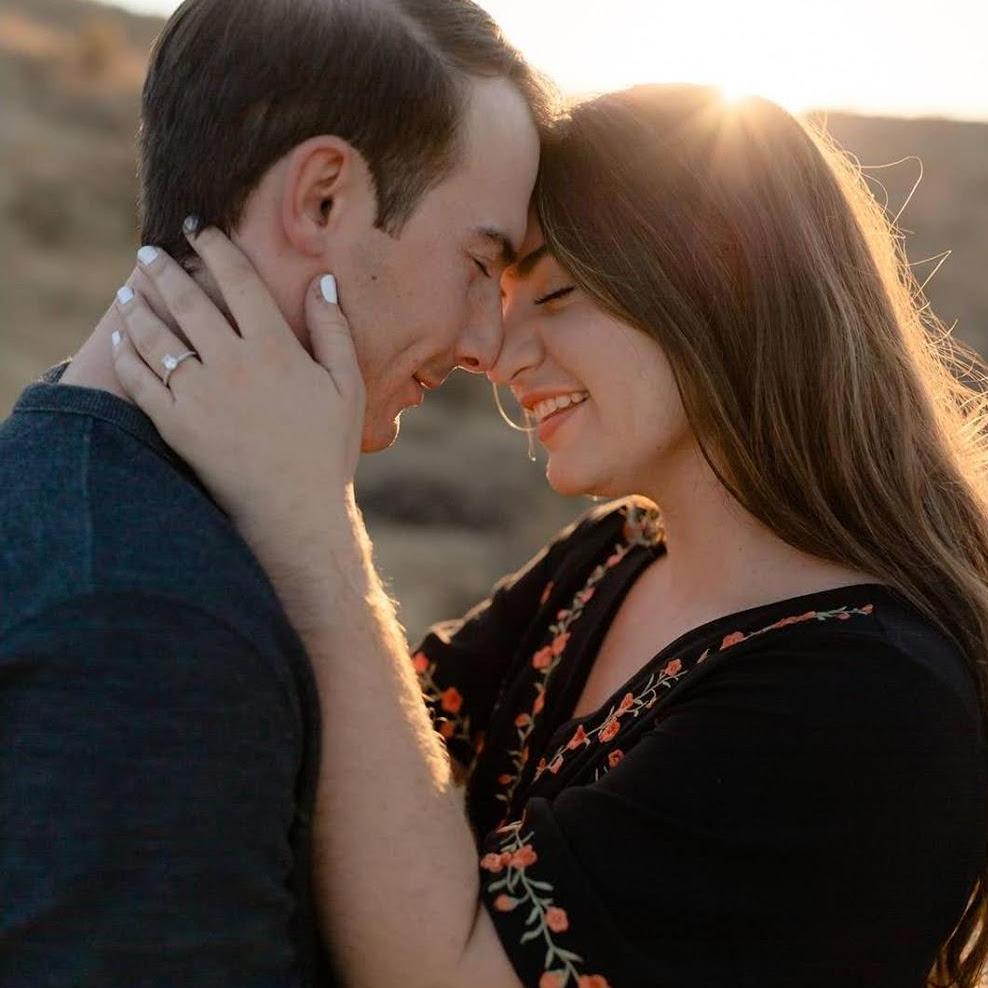 11/14/2020
An engagement shoot to celebrate the exciting news!