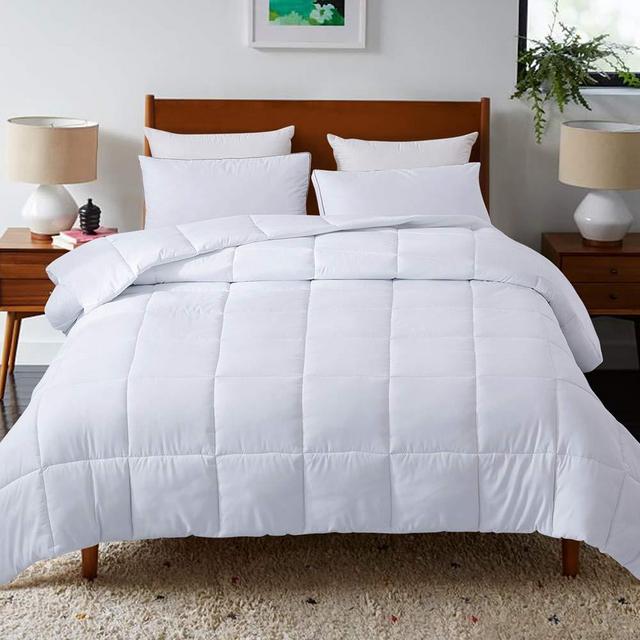 DOWNCOOL Down Alternative Quilted Comforter- White Lightweight Duvet Insert or Stand-Alone Comforter with Corner Duvet Tabs, Queen 88x92Inches