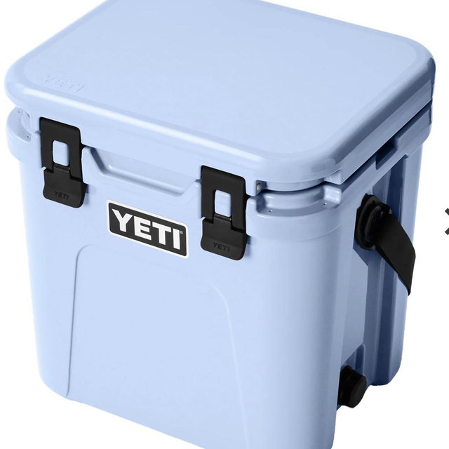 YETI Roadie 24 2.0 Hard Cooler - Big Sky Blue