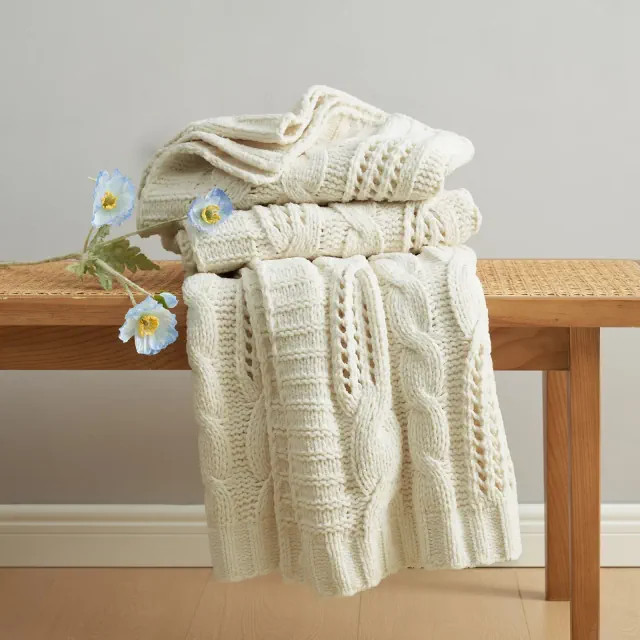 Amelie Home Cable Knitted Throw Blanket for Couch, Chenille Chunky Knit Throw Blanket, Throw