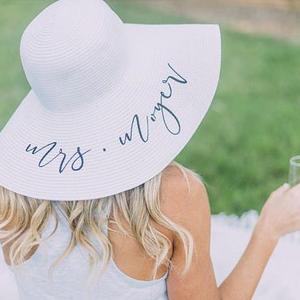 Honeymoon Hat, Just Married Hat, Bride Hat, Honeymoonin, Honeymoon Vibes, Just Married, Bride Gift, Bridal Shower Gift, Bride Floppy Hat