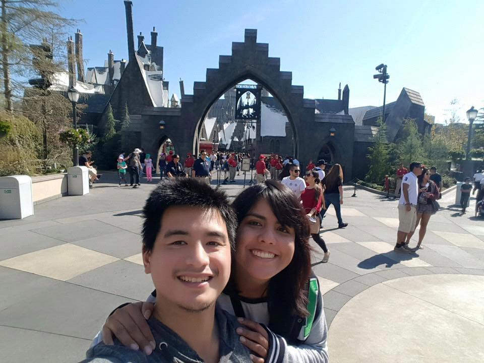 Sneak peak at Hogsmead in Universal Studios for Valentines Day!!